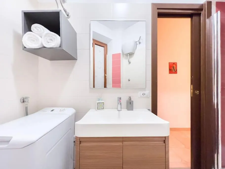 Elegant And Cozy Flat With Study - Trastevere Rome Italy