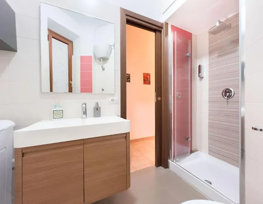 Elegant And Cozy Flat With Study - Trastevere Rome Italy